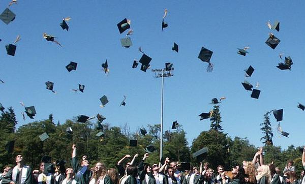 grad-hat-toss.jpg